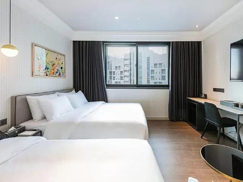 Brown Dot Hotel Jinju Buitenkant foto