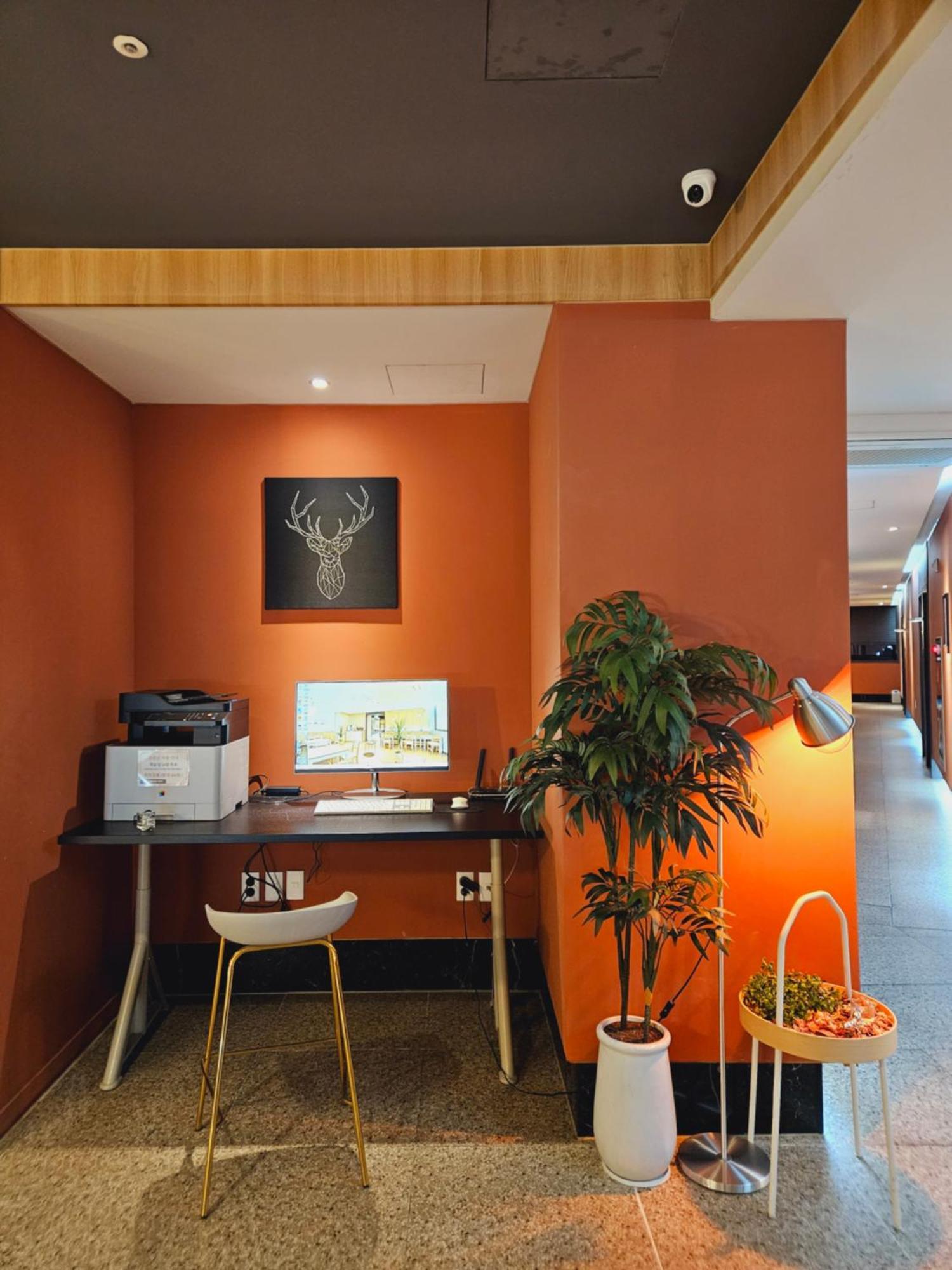 Brown Dot Hotel Jinju Buitenkant foto