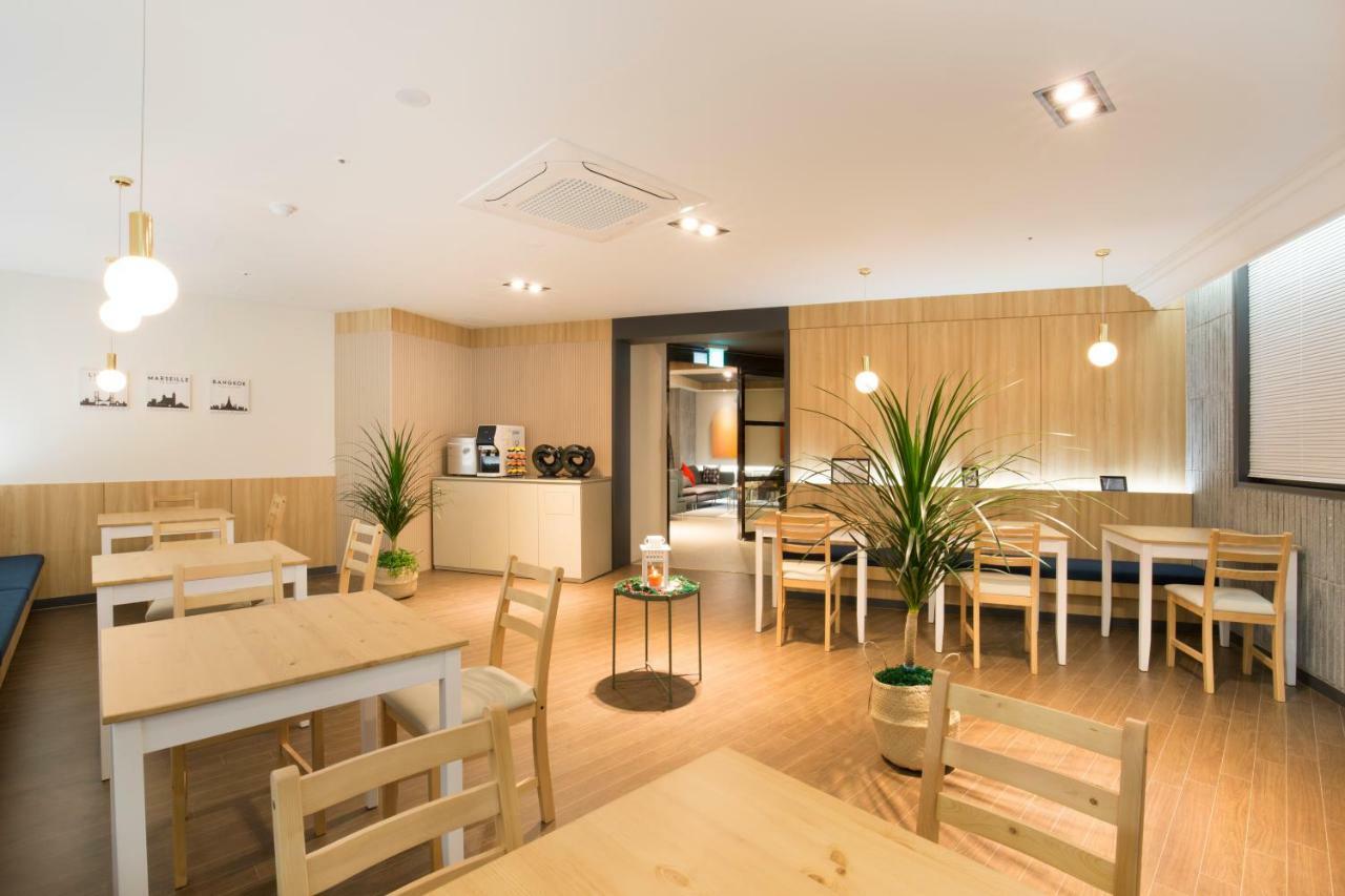 Brown Dot Hotel Jinju Buitenkant foto